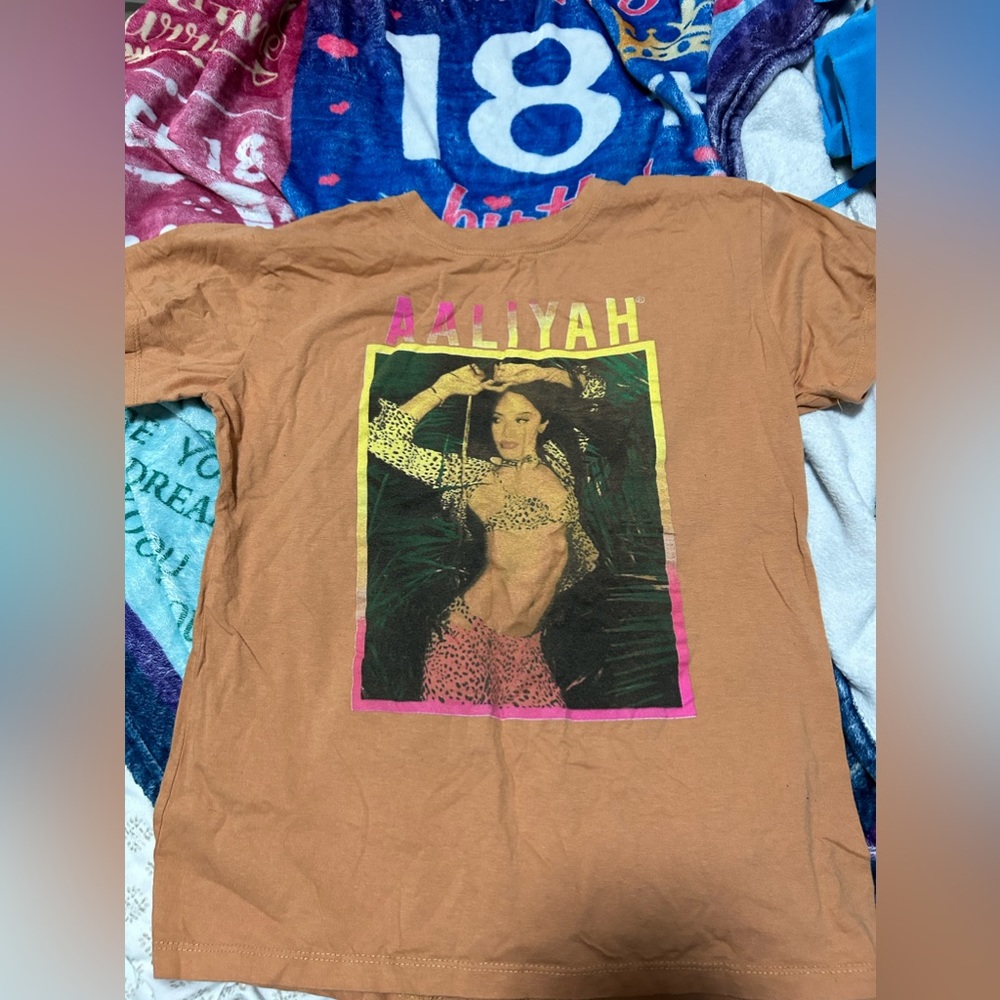 aaliyah shirt
